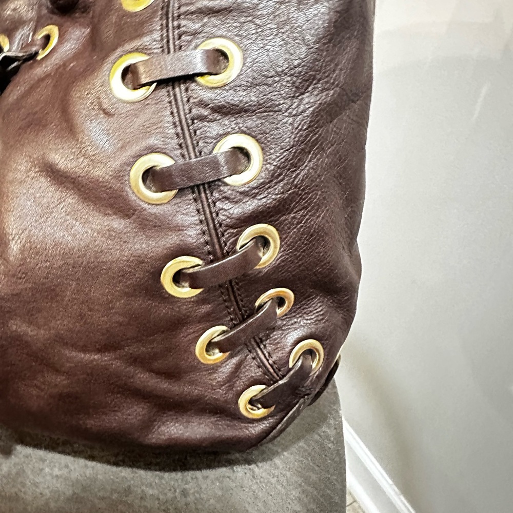 Michael Kors Astor dark brown leather Hobo bag gold grommets and tassels - Picture 5 of 15